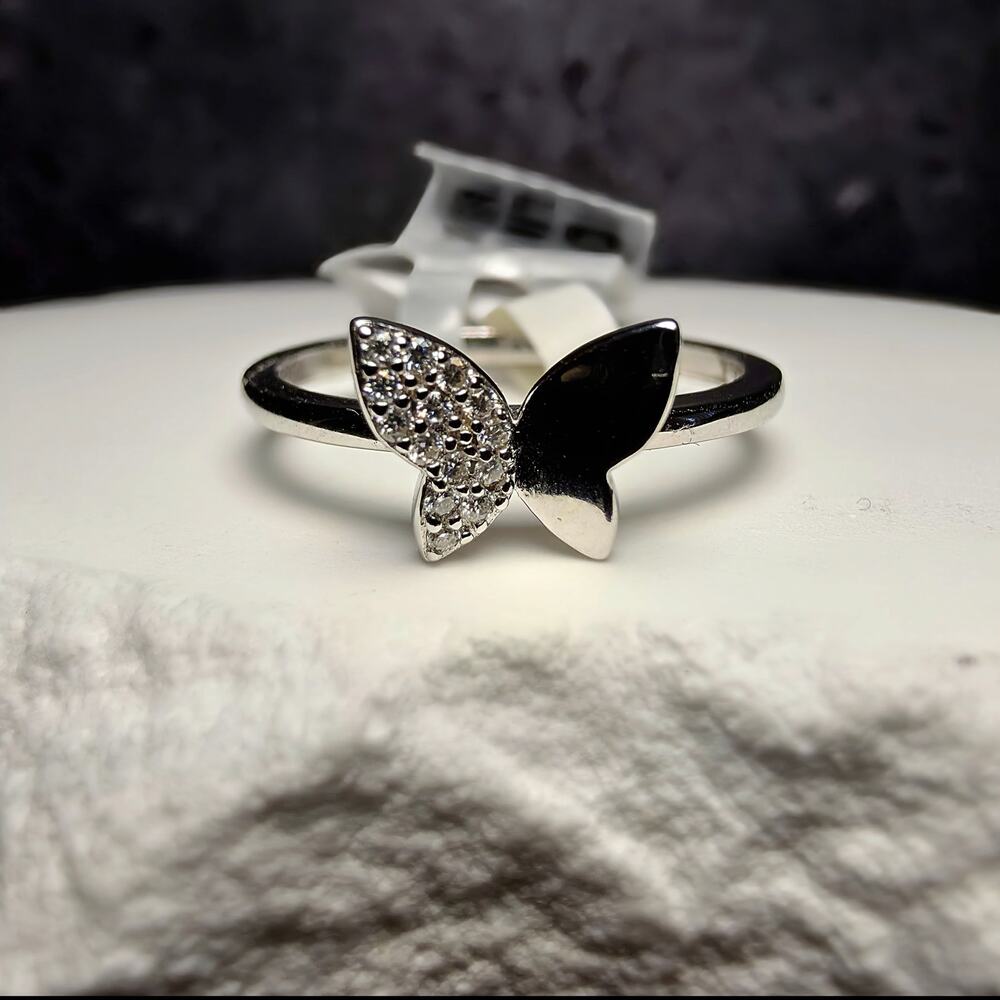 ​925 Sterling Silver Pavé Moissanite Butterfly Ring – Size 8 (1.00 CTW)